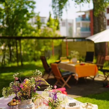 Charming Wooden House In Apartman *